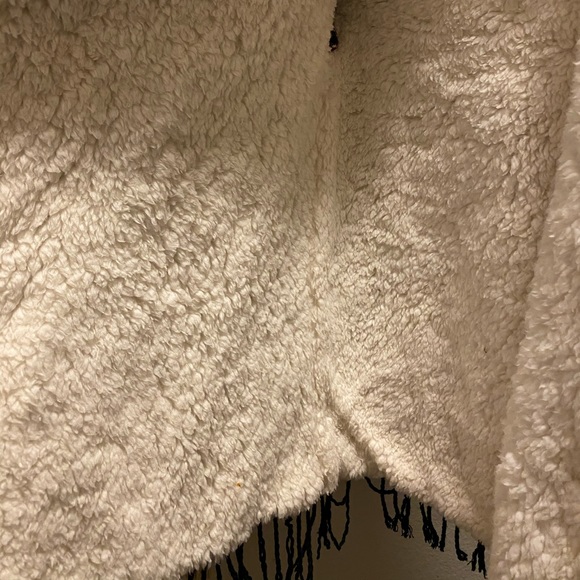 Hollister Sherpa lined cardigan! - Picture 3 of 5